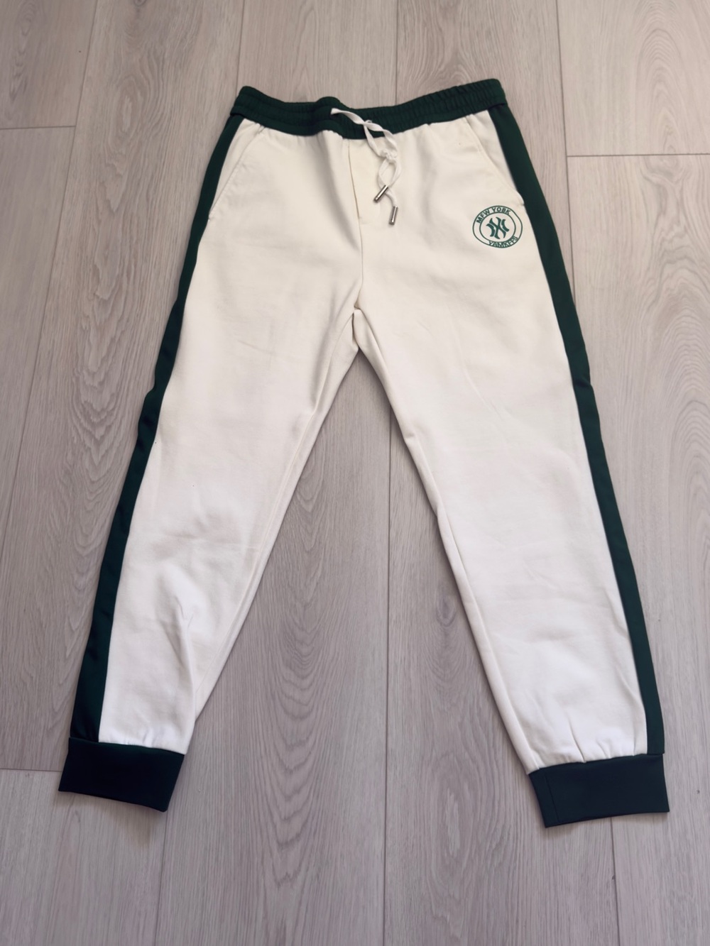 White and Dark Green Contrast Jogger Pants New York Yankees